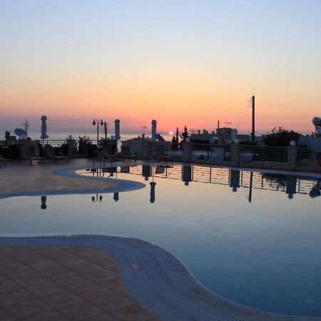 Pilot'S Villas Luxury Suites Hersonissos  Exterior photo