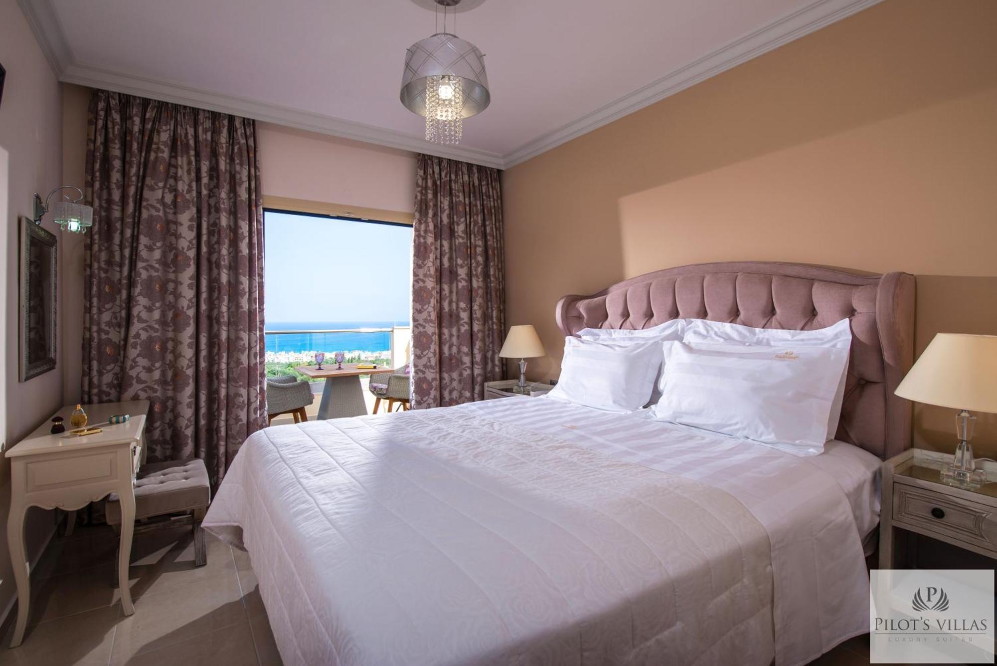 Pilot'S Villas Luxury Suites Hersonissos  Room photo